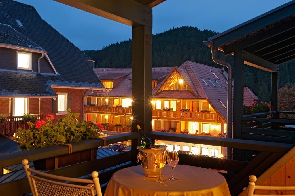 Ferien Residenz Bergfried Hotel Hinterzarten Ngoại thất bức ảnh